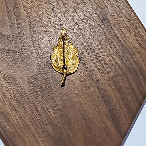 Gold Tone Narrow Metallic Leaf Brooch Pin - Picture 3 of 4